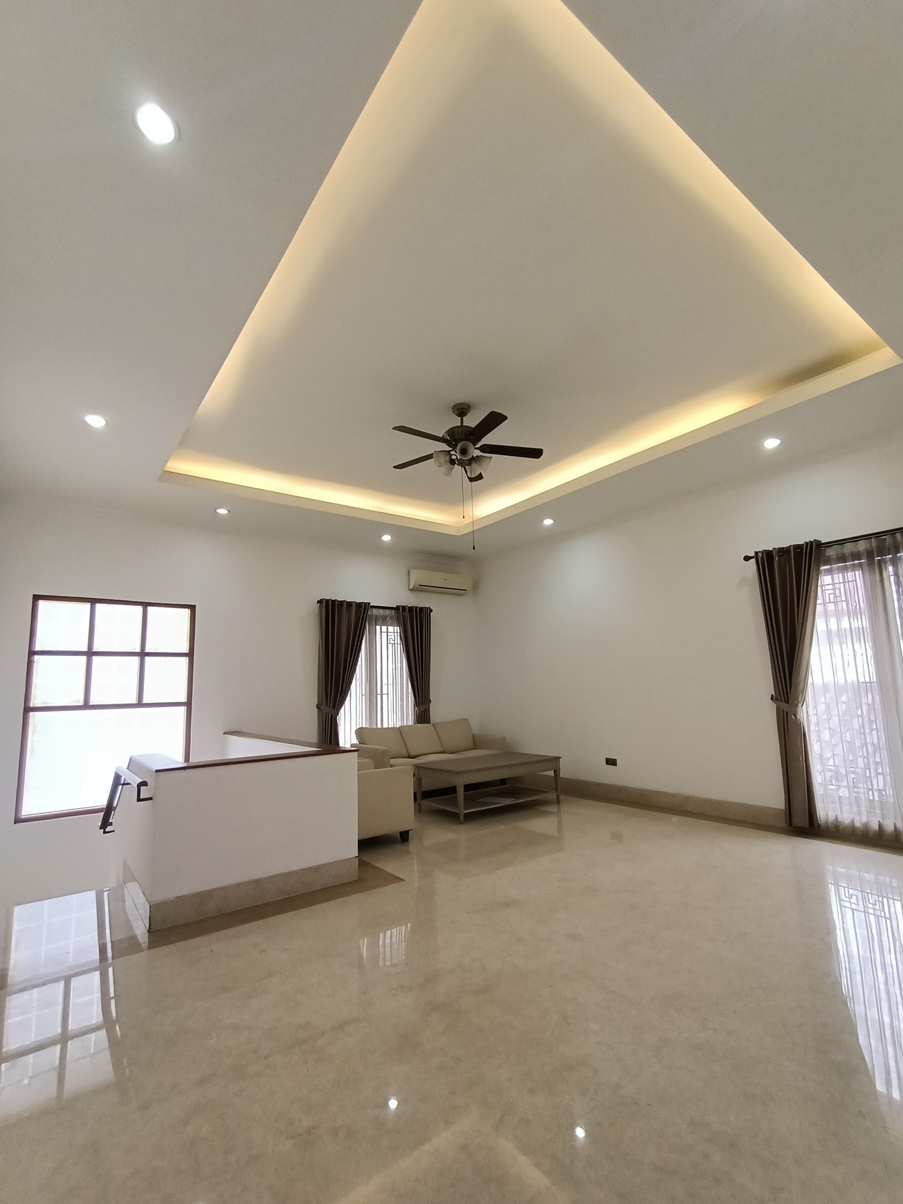 Bigl House di Area yang Tenang dan Nyaman dan strategis, Menteng Jakarta pusat 