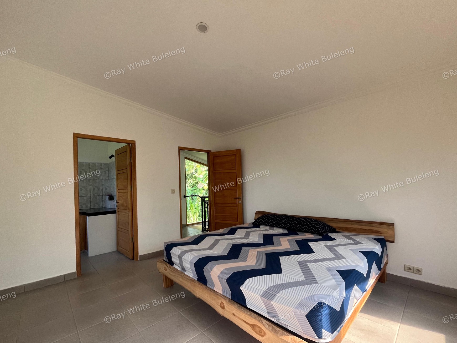 Versatile Villa with Two Buildings in the Developing Tourism Area of North Bali
