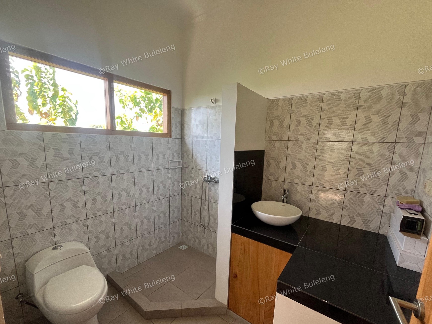 Versatile Villa with Two Buildings in the Developing Tourism Area of North Bali