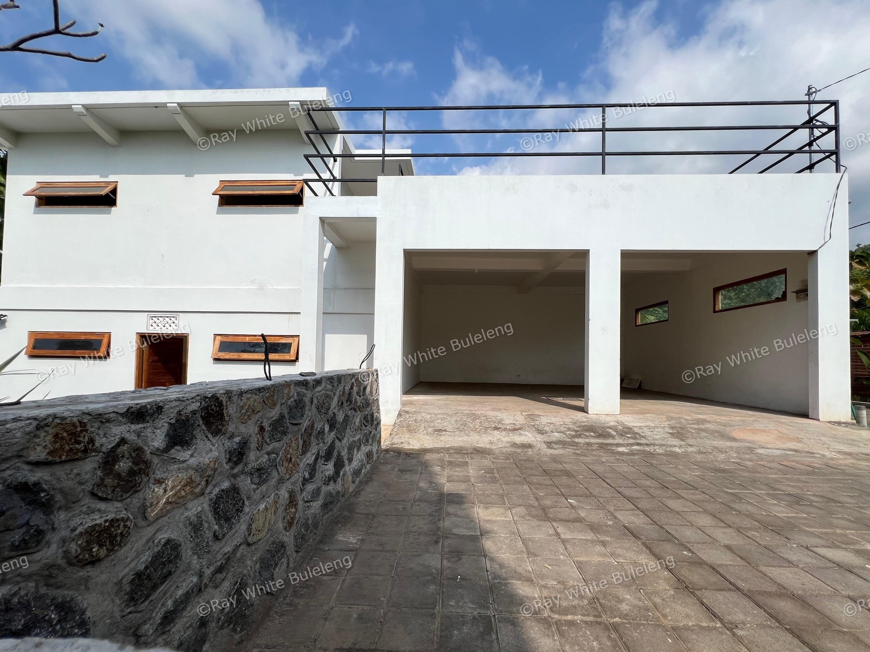 Versatile Villa with Two Buildings in the Developing Tourism Area of North Bali