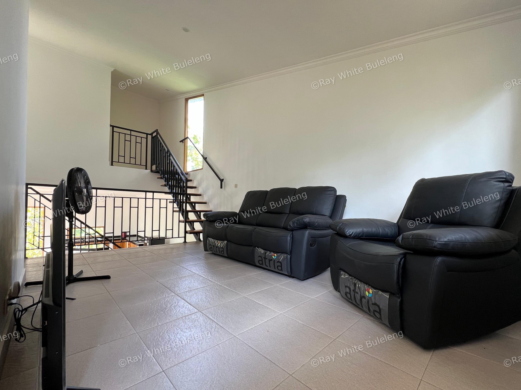 Versatile Villa with Two Buildings in the Developing Tourism Area of North Bali