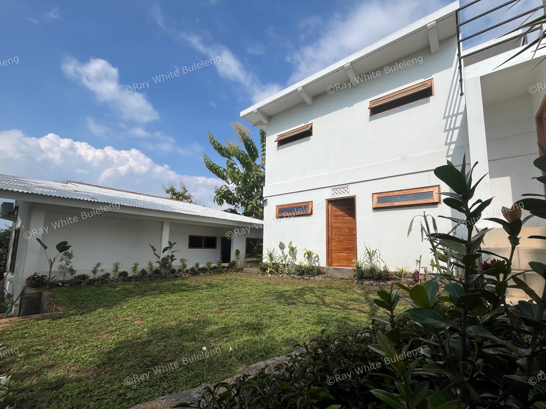 Versatile Villa with Two Buildings in the Developing Tourism Area of North Bali