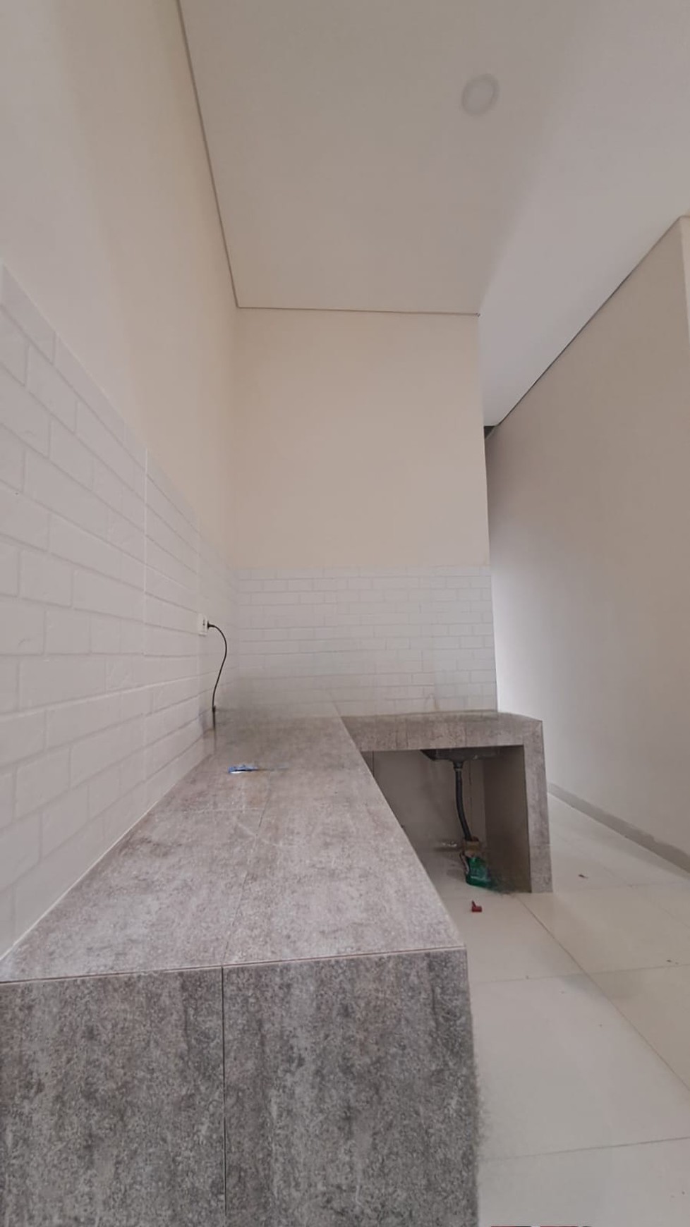 Rumah Baru dengan Desain Layout Minimalis Modern @Ciputat.