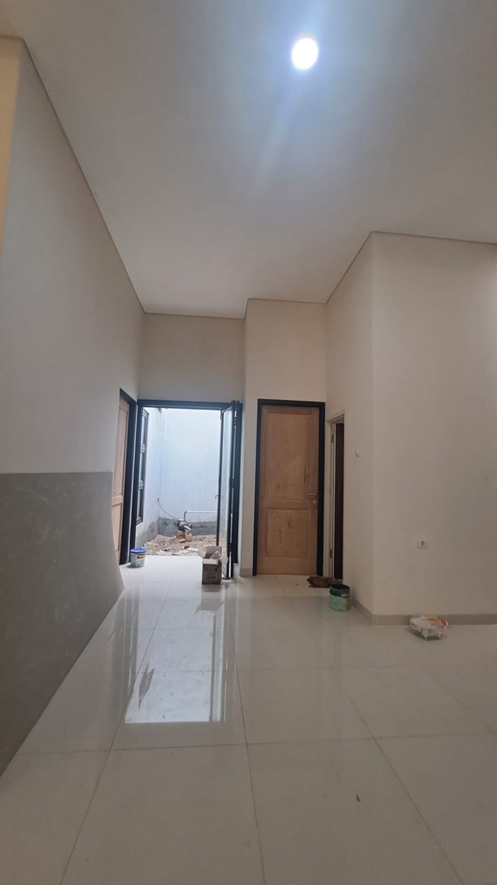 Rumah Baru dengan Desain Layout Minimalis Modern @Ciputat.