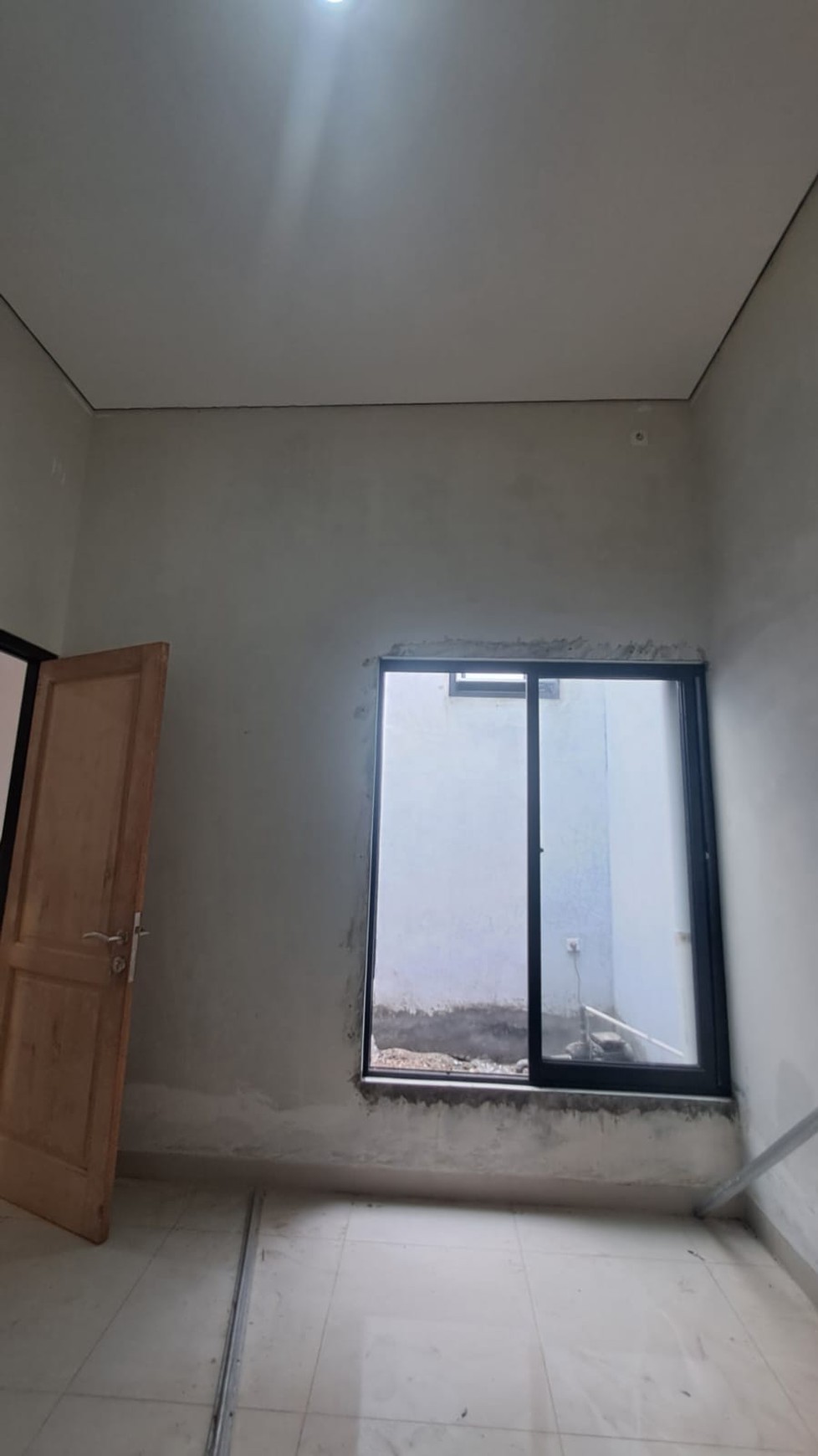 Rumah Baru dengan Desain Layout Minimalis Modern @Ciputat.