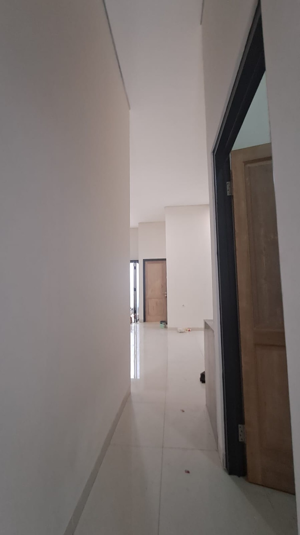 Rumah Baru dengan Desain Layout Minimalis Modern @Ciputat.