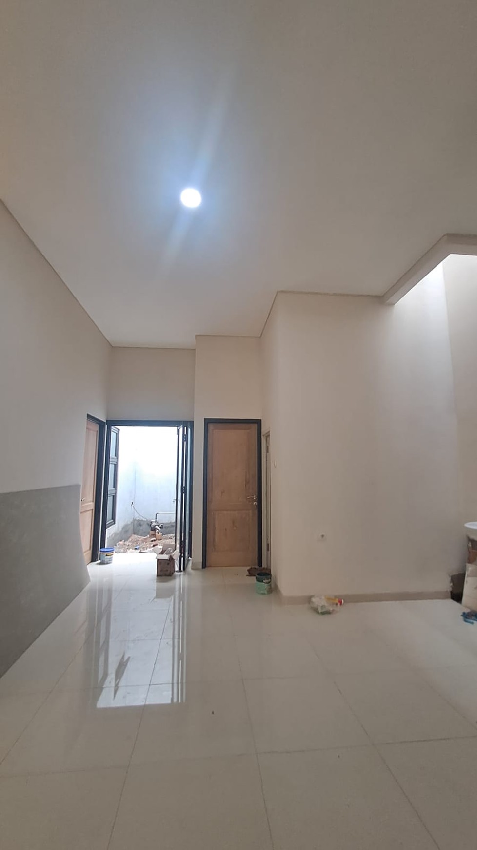 Rumah Baru dengan Desain Layout Minimalis Modern @Ciputat.