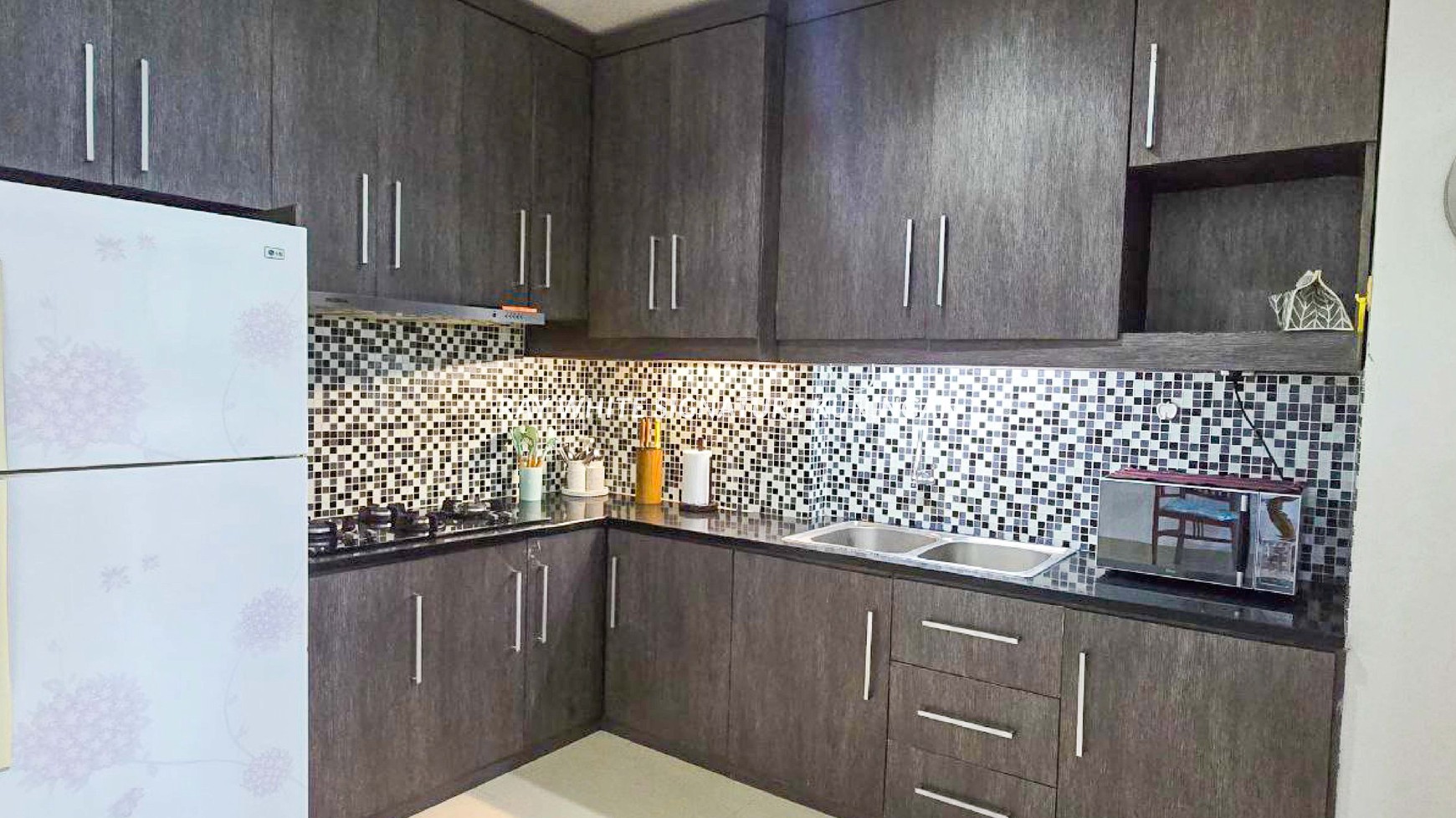 Apartment for sale in an Exclusive Tower at Apartemen Hampton's Park