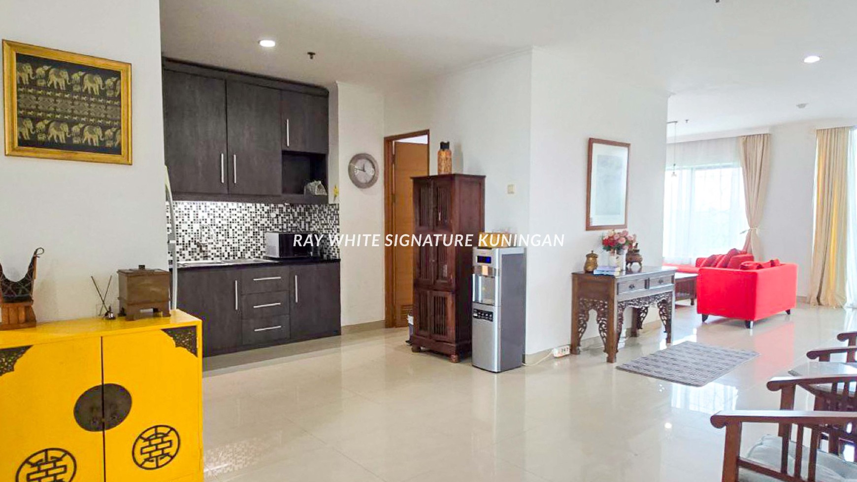 Apartment for sale in an Exclusive Tower at Apartemen Hampton's Park