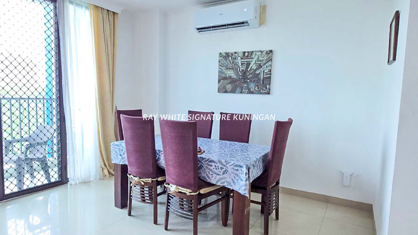 Apartment for sale in an Exclusive Tower at Apartemen Hampton's Park