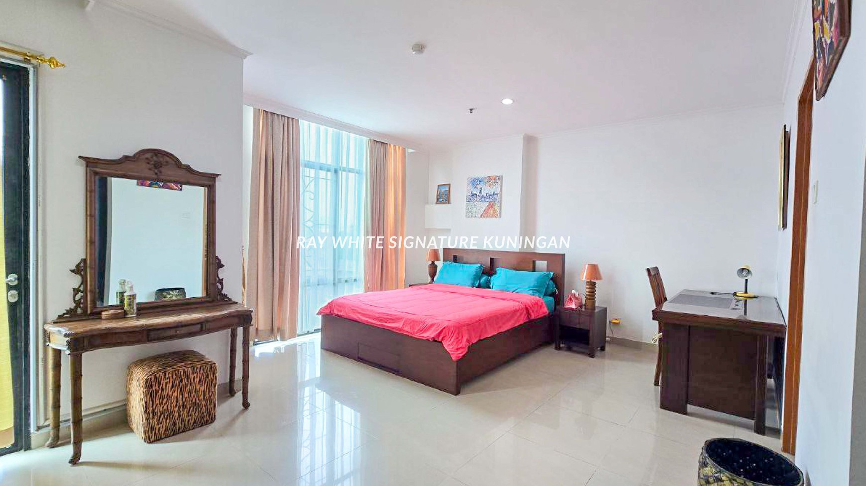 Apartment for sale in an Exclusive Tower at Apartemen Hampton's Park