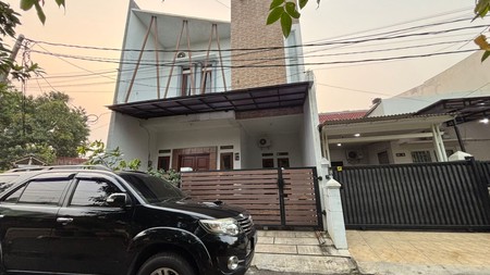 Rumah 2 Lantai di Prima Harapan Regency