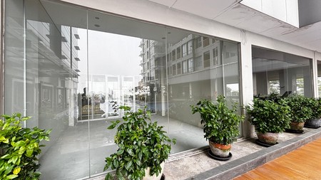 Ruang Usaha View Kolam Renang Di Apartemen Tamansari Iswara Bekasi, Dekat Tol Bekasi Barat.