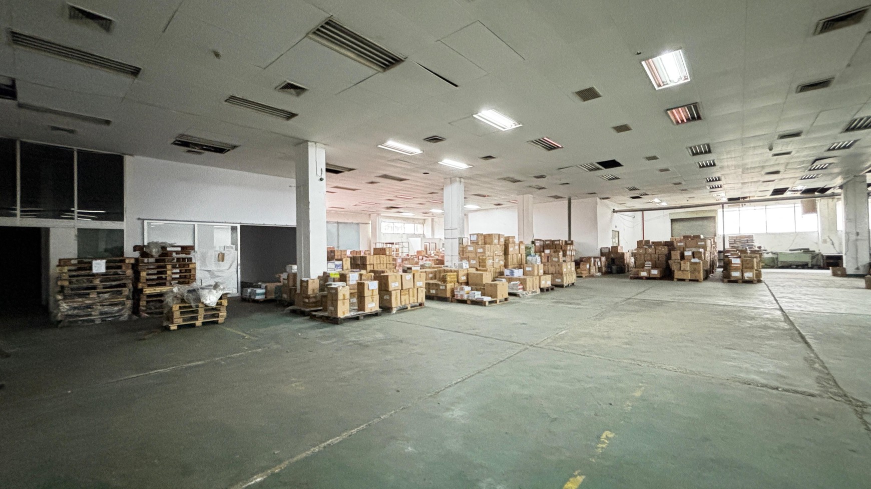 Gudang Industri Di Kawasan Industri Pulogadung, Jakarta Timur