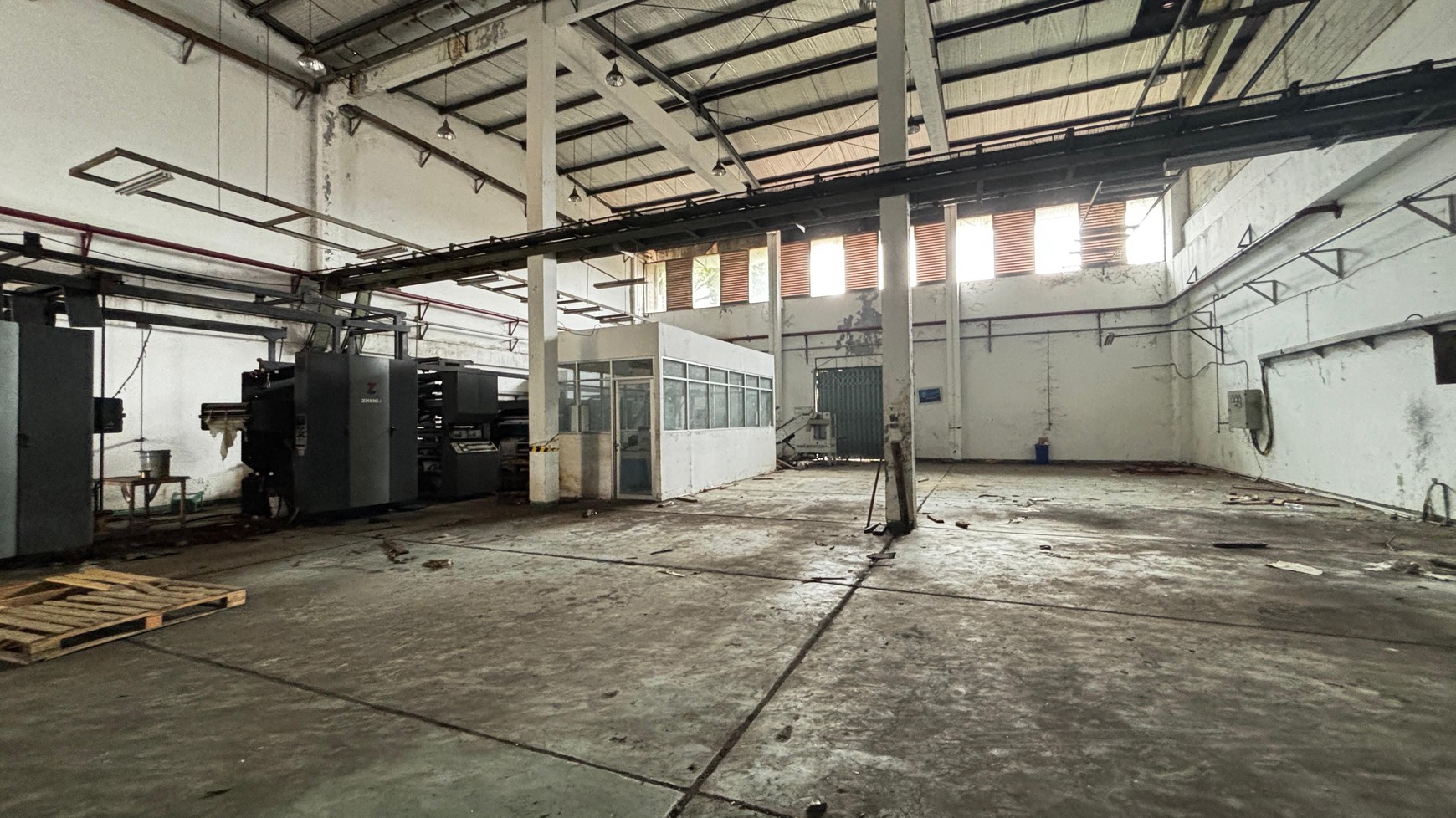 Gudang Industri Di Kawasan Industri Pulogadung, Jakarta Timur