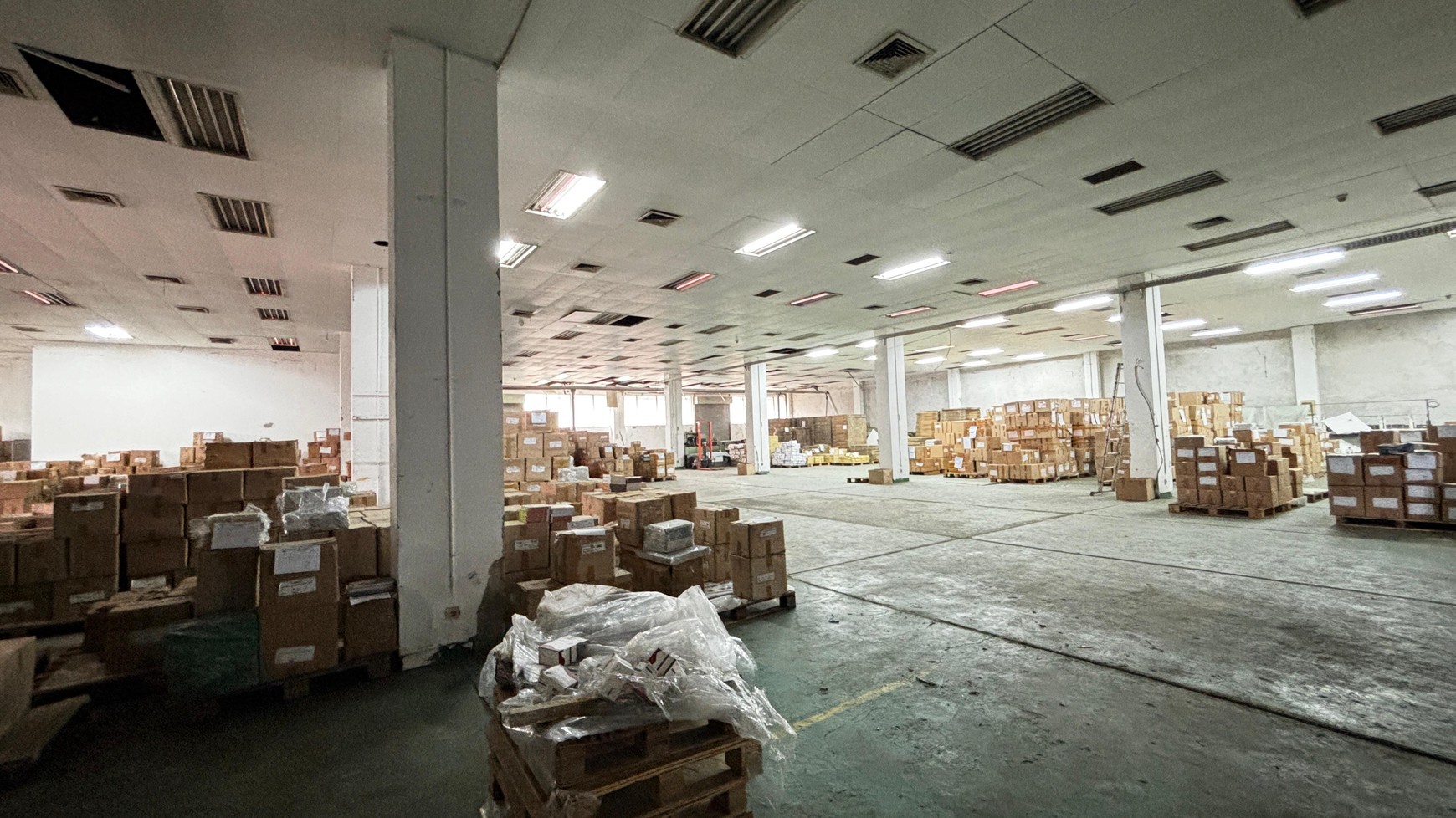 Gudang Industri Di Kawasan Industri Pulogadung, Jakarta Timur