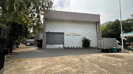 Gudang Industri Di Kawasan Industri Pulogadung, Jakarta Timur