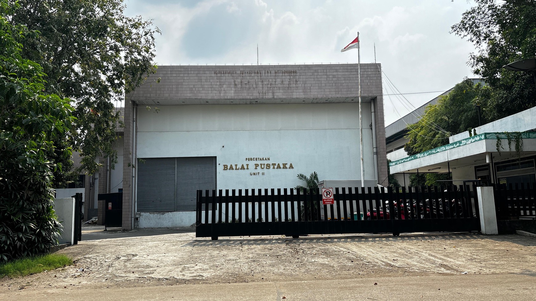 Gudang Industri Di Kawasan Industri Pulogadung, Jakarta Timur