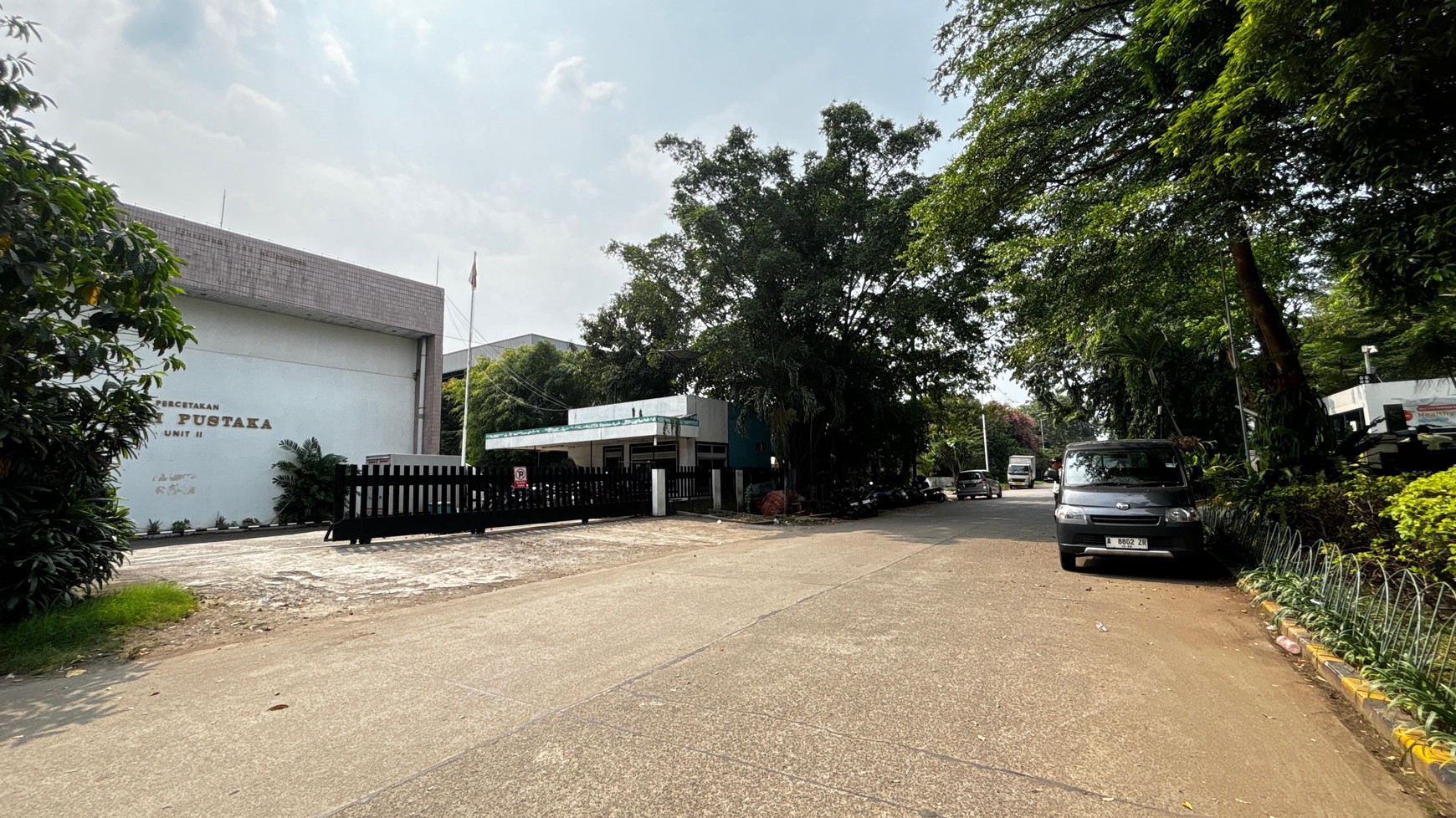 Gudang Industri Di Kawasan Industri Pulogadung, Jakarta Timur