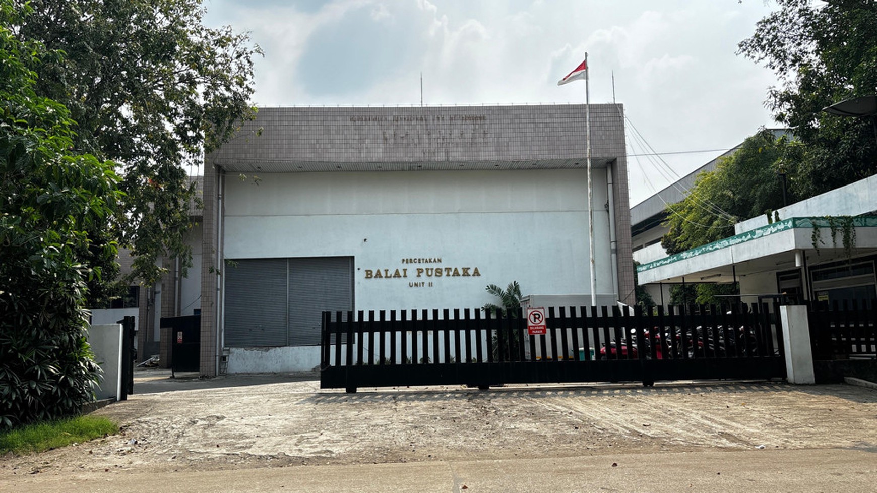 Gudang Industri Di Kawasan Industri Pulogadung, Jakarta Timur