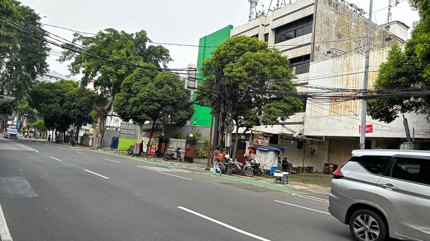 Gedung Kantor Berlokasi Komersil Dan Strategis, Di Jl. Kramat Kwitang, Jakarta Pusat