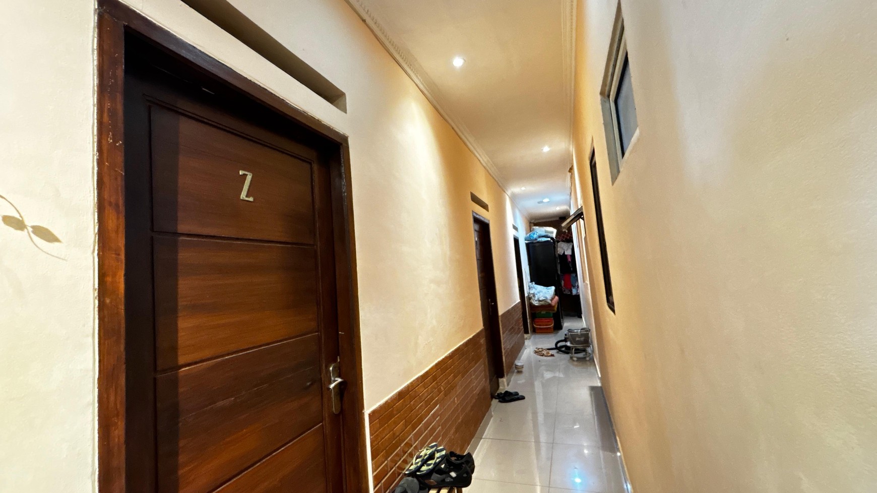 Kos2an Bagus 23 Pintu, 3 Lantai Dan Rooftop, Di Lantai Satu Terdapat Alfa Mart, di Kebon Nanas, Jatinegara