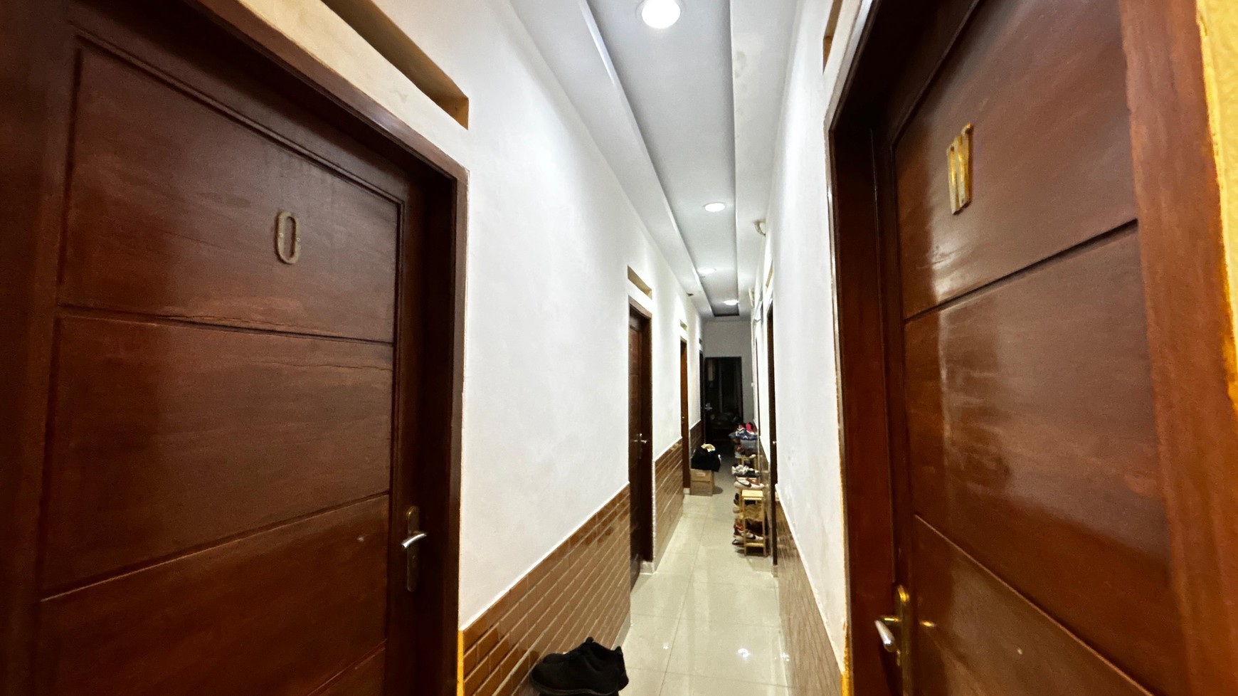 Kos2an Bagus 23 Pintu, 3 Lantai Dan Rooftop, Di Lantai Satu Terdapat Alfa Mart, di Kebon Nanas, Jatinegara