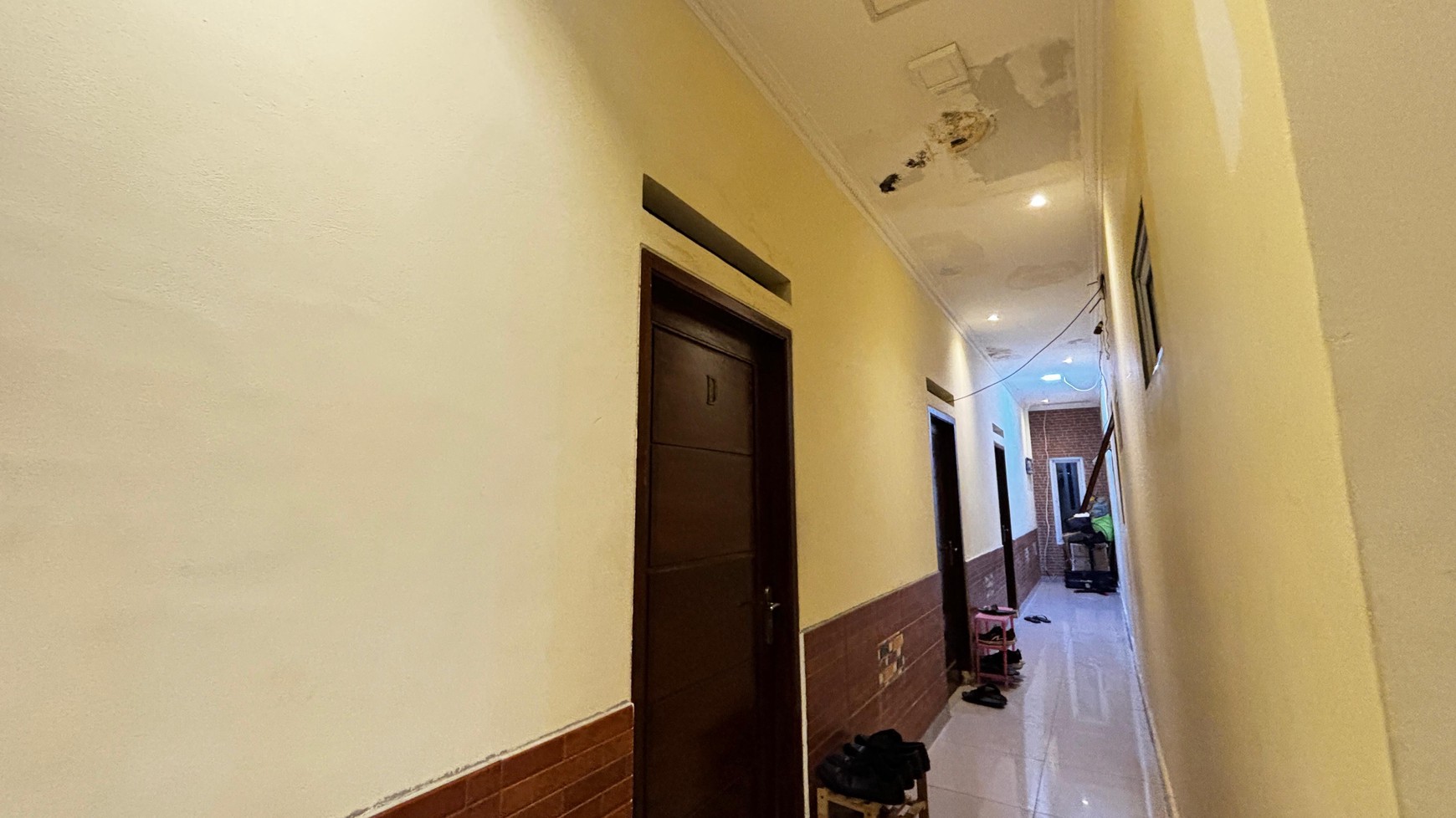 Kos2an Bagus 23 Pintu, 3 Lantai Dan Rooftop, Di Lantai Satu Terdapat Alfa Mart, di Kebon Nanas, Jatinegara