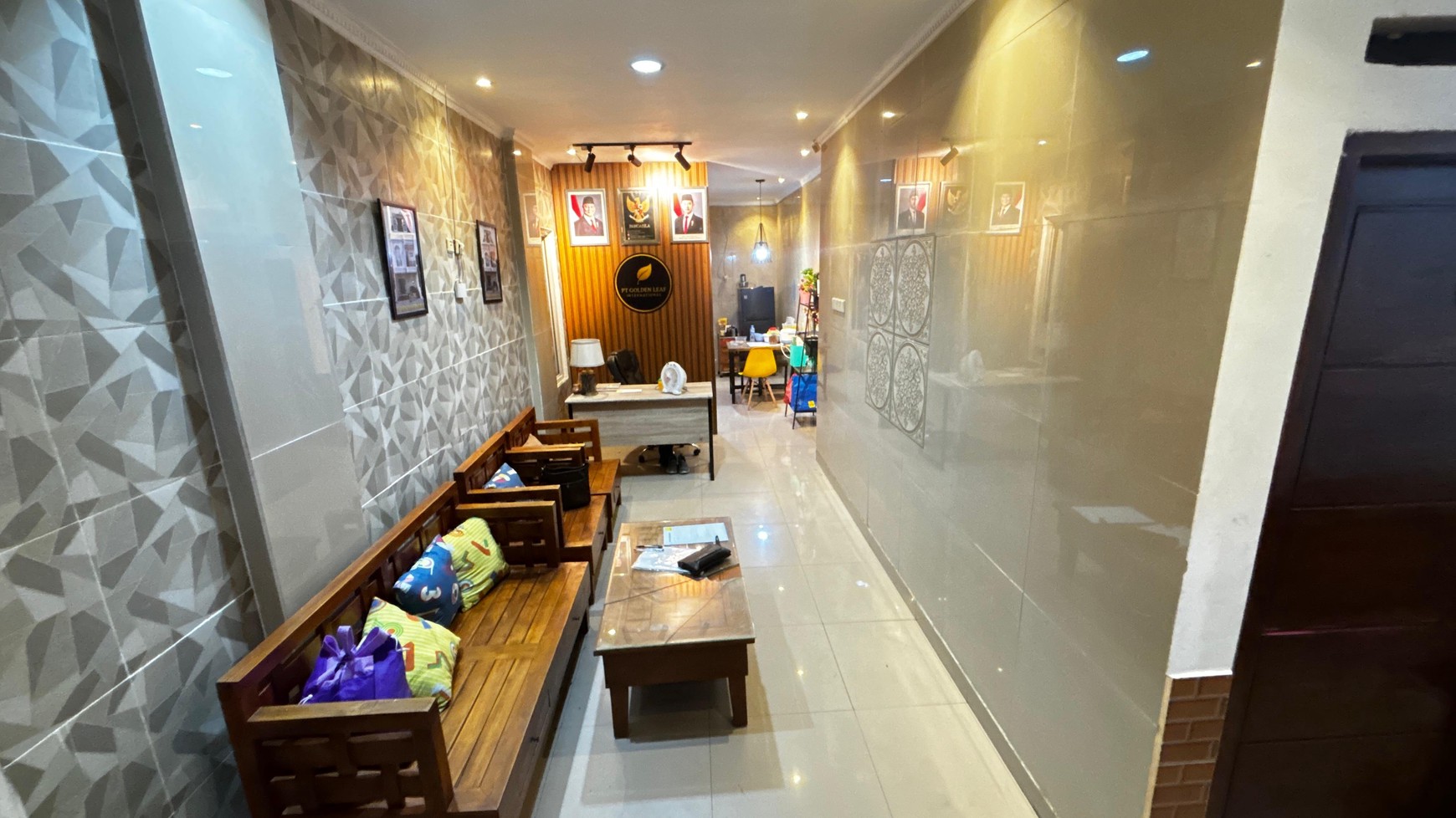 Kos2an Bagus 23 Pintu, 3 Lantai Dan Rooftop, Di Lantai Satu Terdapat Alfa Mart, di Kebon Nanas, Jatinegara