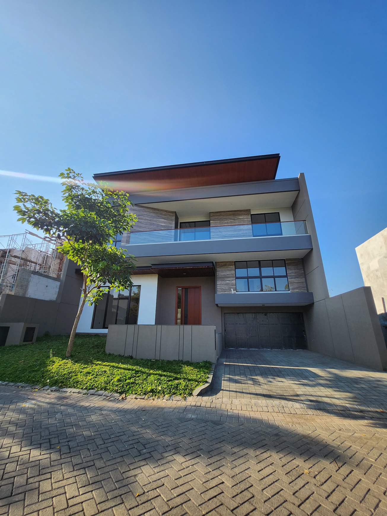 DIJUAL RUMAH MEWAH - PAKUWON INDAH