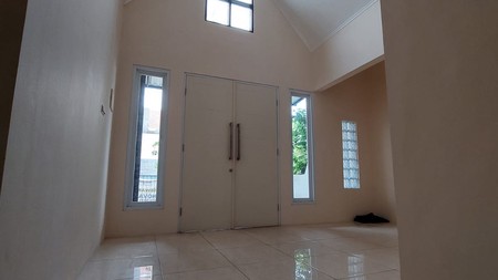 Disewakan Rumah Siap Huni  Taman Internasional Citraland Surabaya