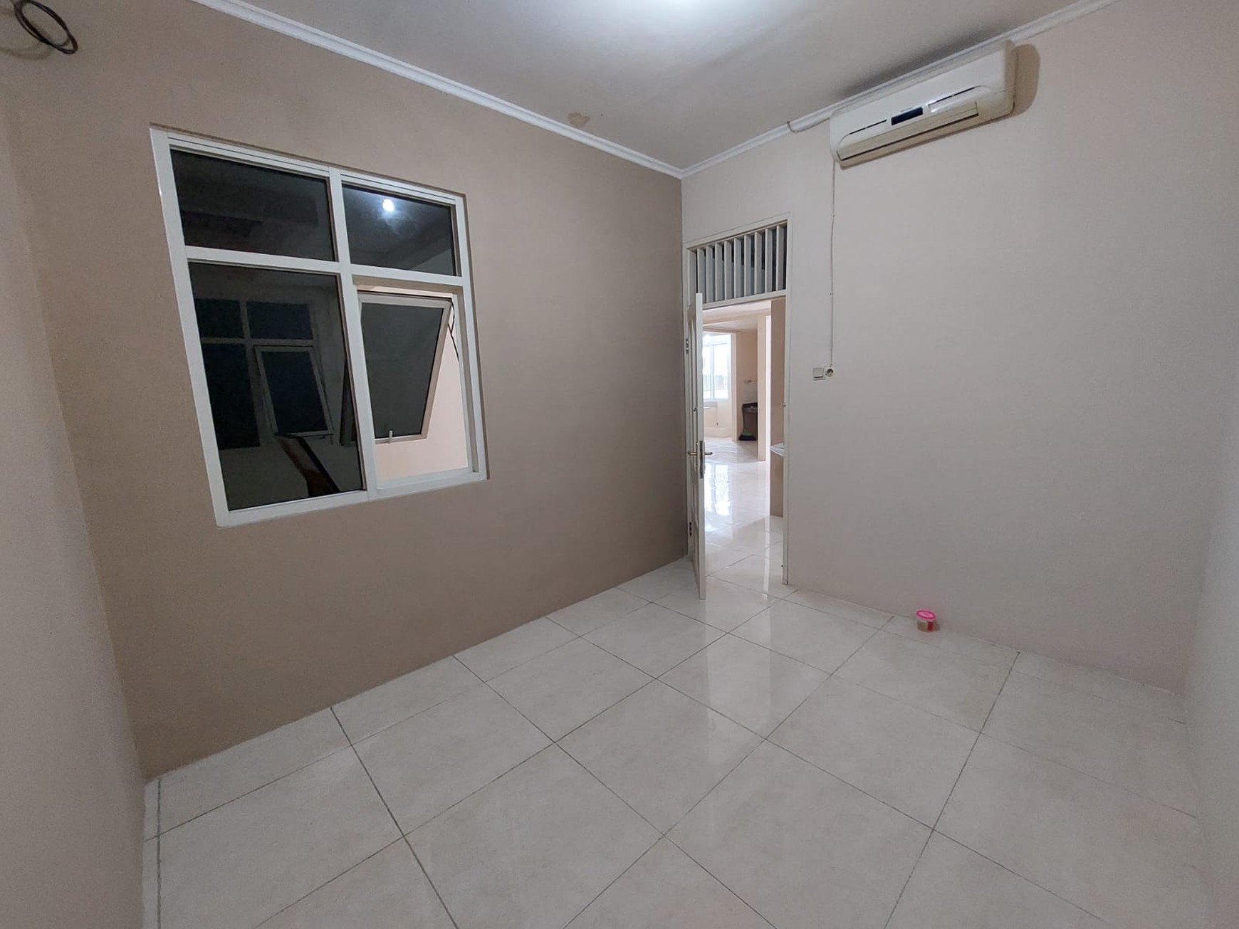 Disewakan Rumah Siap Huni  Taman Internasional Citraland Surabaya