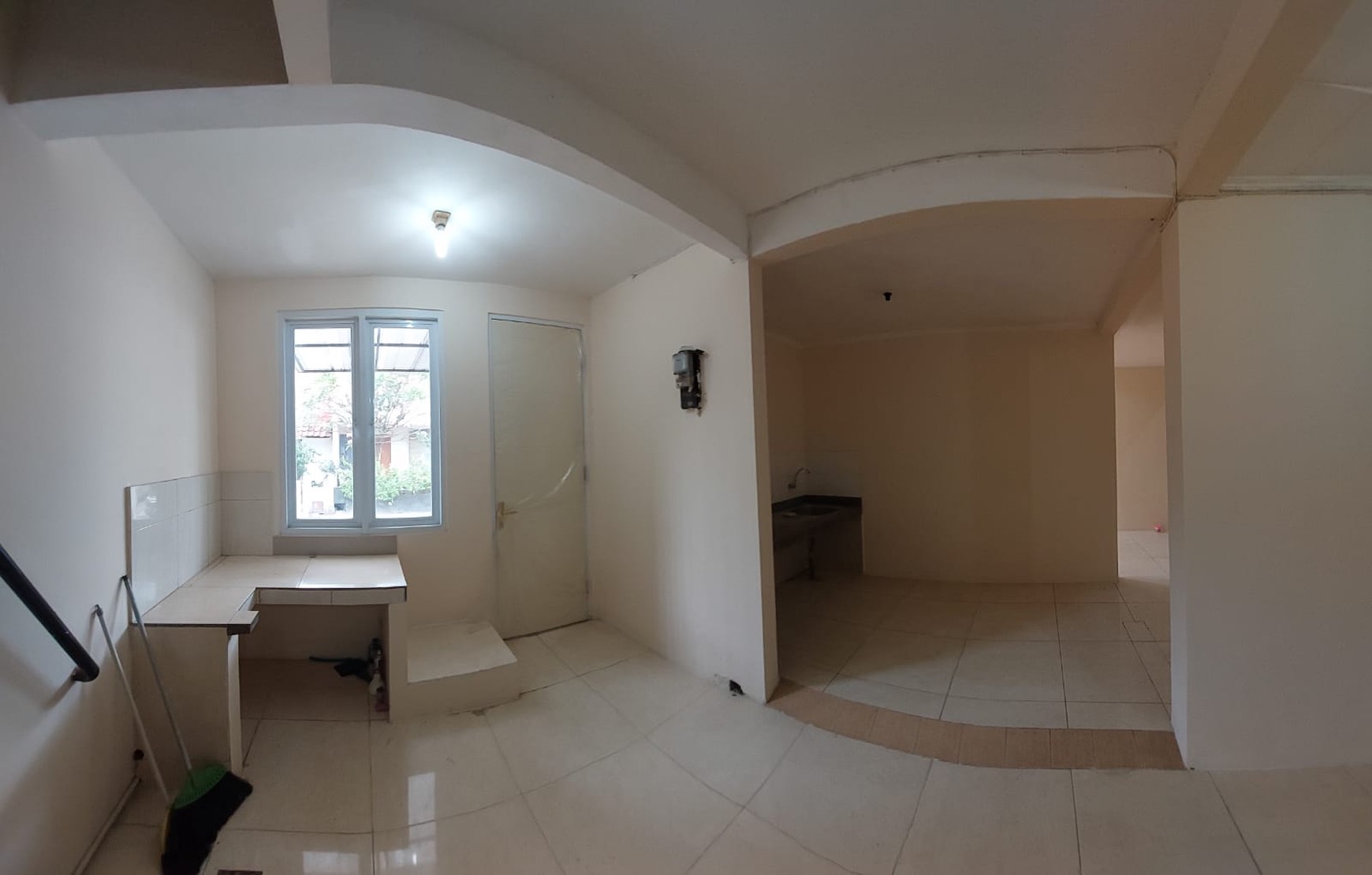 Disewakan Rumah Siap Huni  Taman Internasional Citraland Surabaya