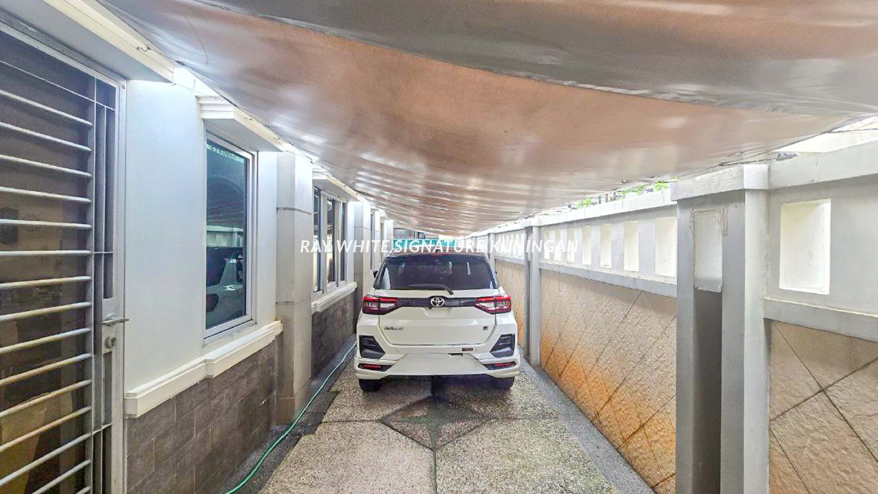 Rumah Layak Huni 3 Lantai di Jl Batang Hari Cideng