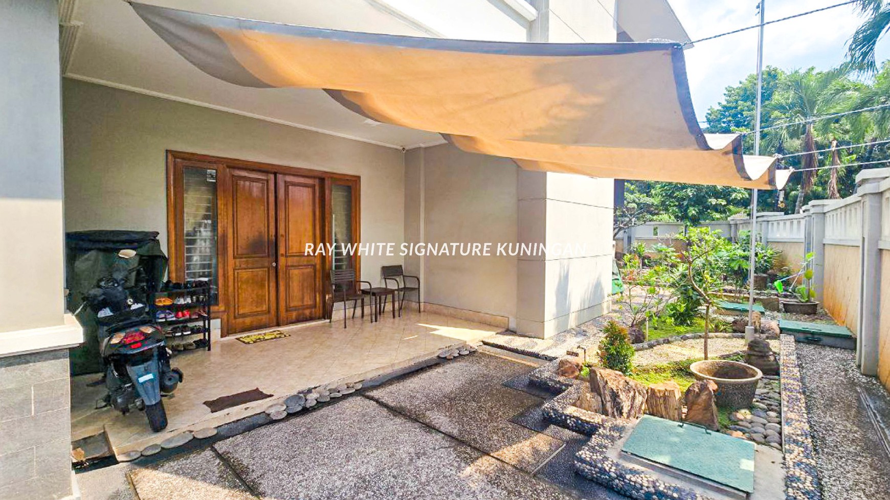 Rumah Layak Huni 3 Lantai di Jl Batang Hari Cideng