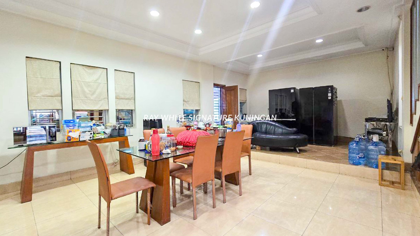 Rumah Layak Huni 3 Lantai di Jl Batang Hari Cideng