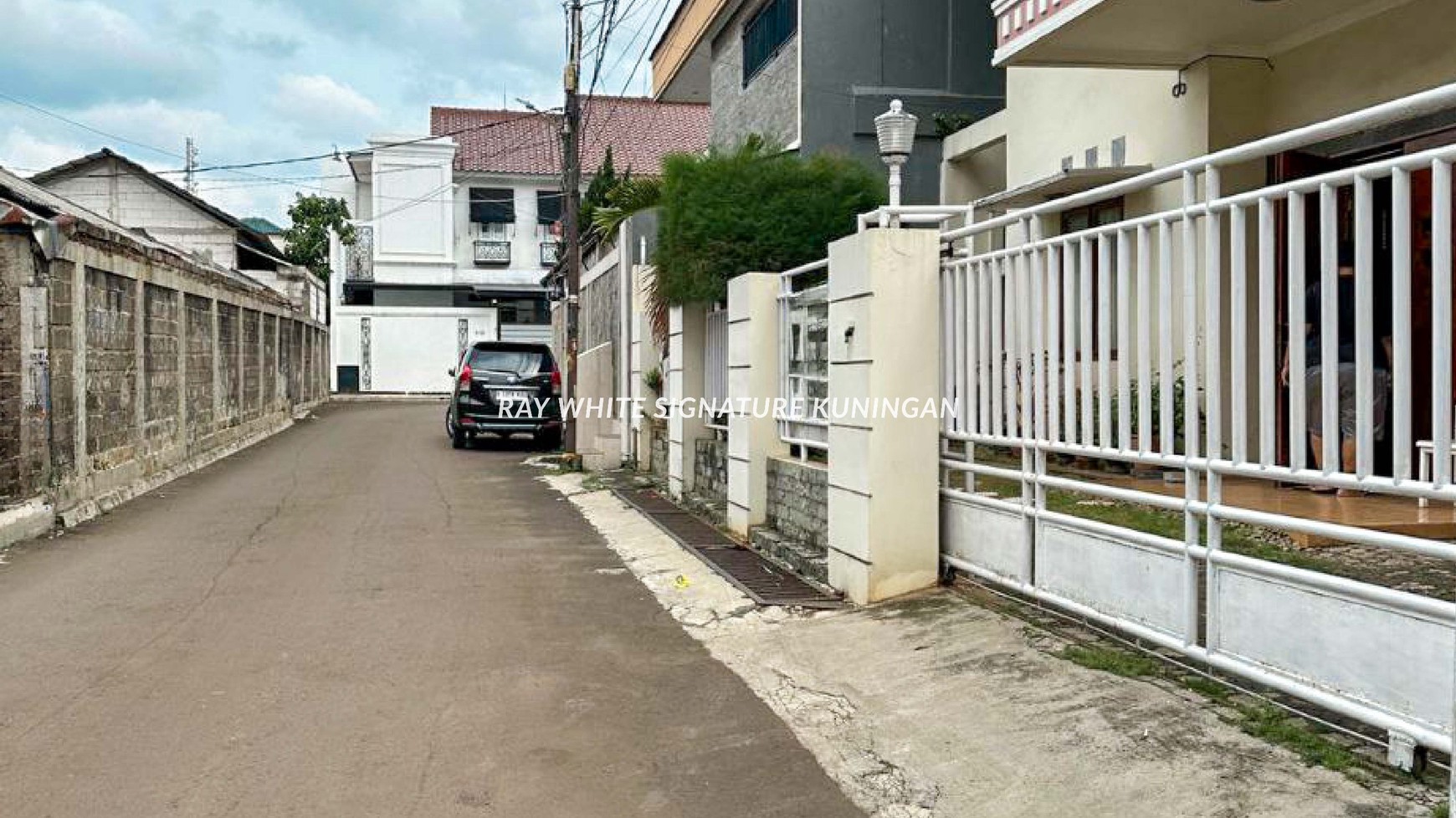 Rumah Siap Huni Lokasi Tenang di Komplek Permata Hijau 2