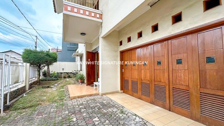 Rumah Siap Huni Lokasi Tenang di Komplek Permata Hijau 2 