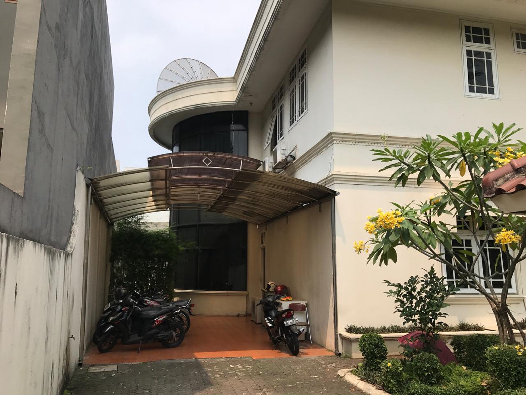For Sale Rumah Hook Pondok Indah di Jalan Utama Best Price Under Market