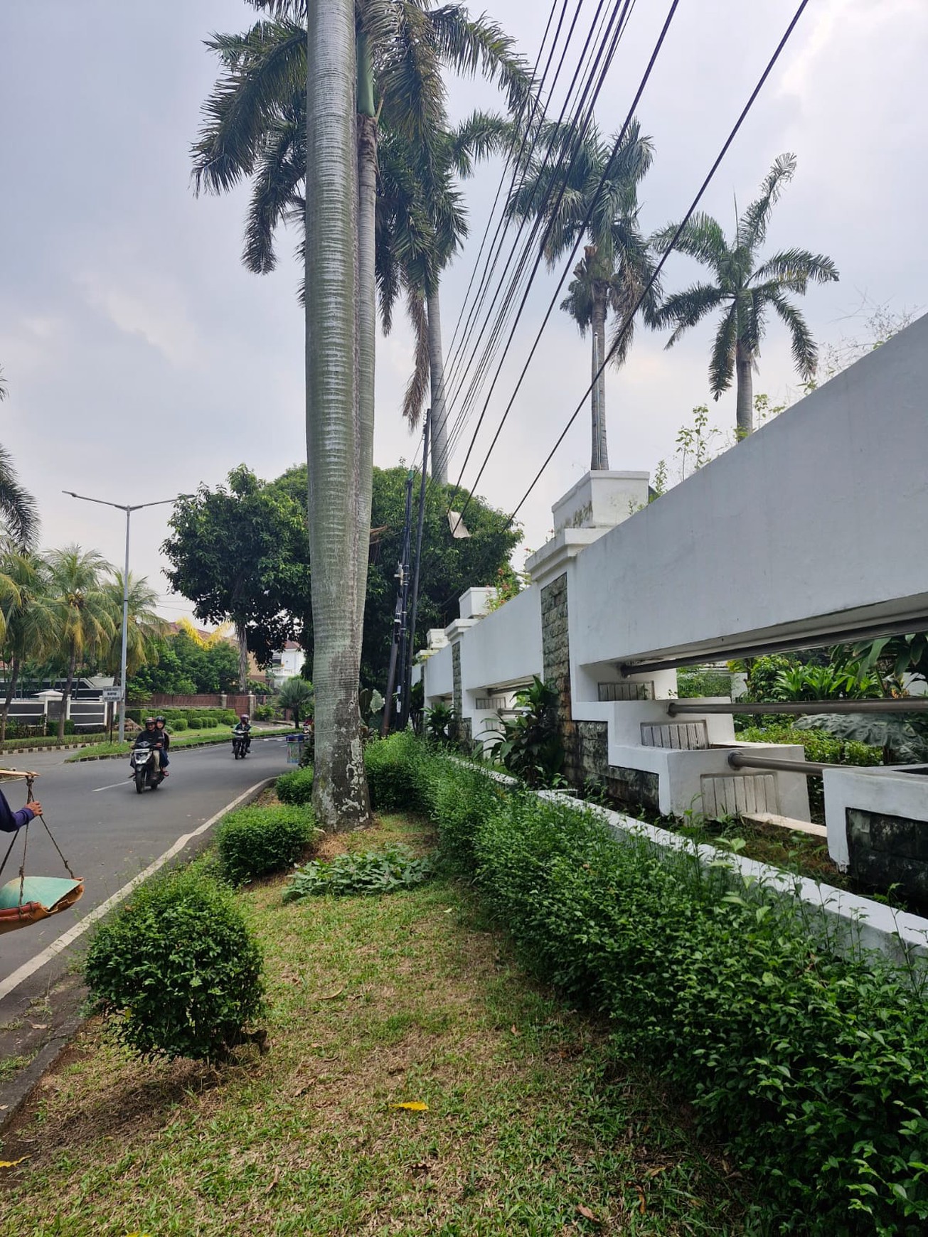 For Sale Rumah Hook Pondok Indah di Jalan Utama Best Price Under Market
