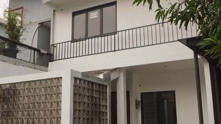 Disewa Rumah Siap Huni di Bintaro Jaya dengan Lingkungan Asri KT 3 KM 2