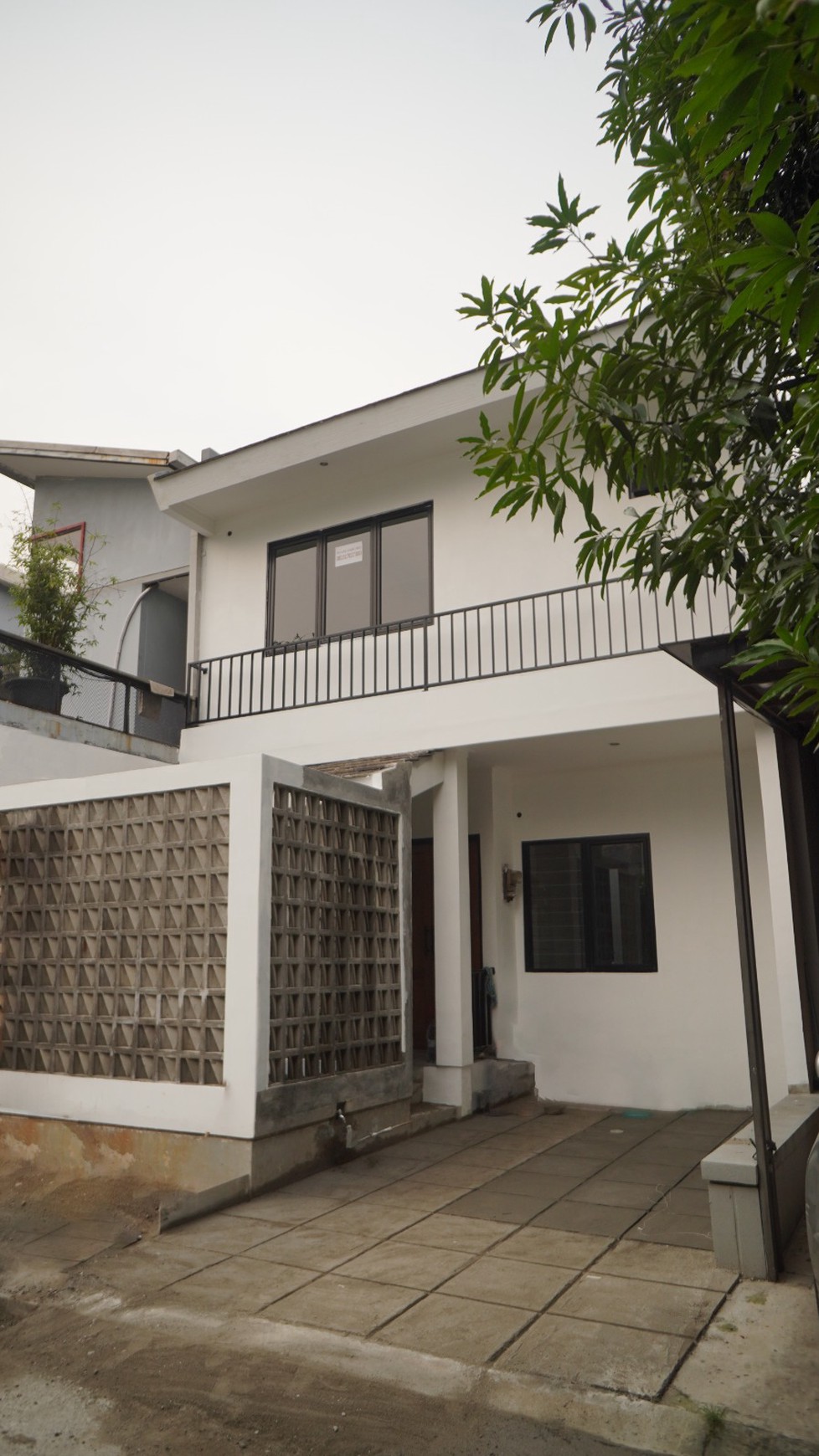 Disewa Rumah Siap Huni di Bintaro Jaya dengan Lingkungan Asri KT 3 KM 2