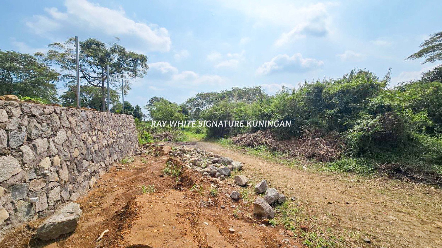 Tanah Kavling 874 meter Cocok Untuk Usaha atau Villa
