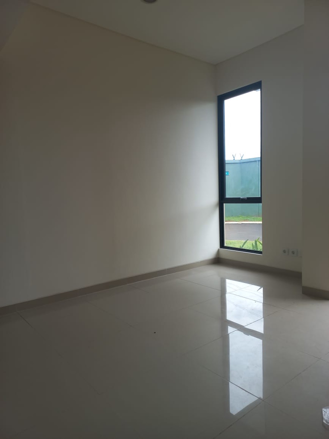 Rumah Hook, Nyaman Dan Asri Di Lingkungan Tenang, Terletak Di Suvarna Sutera, Cluster Astha