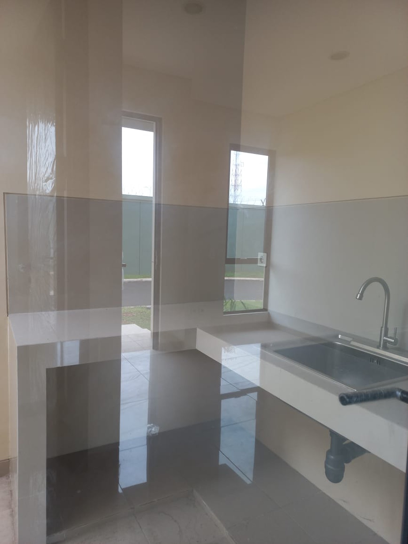 Rumah Hook, Nyaman Dan Asri Di Lingkungan Tenang, Terletak Di Suvarna Sutera, Cluster Astha