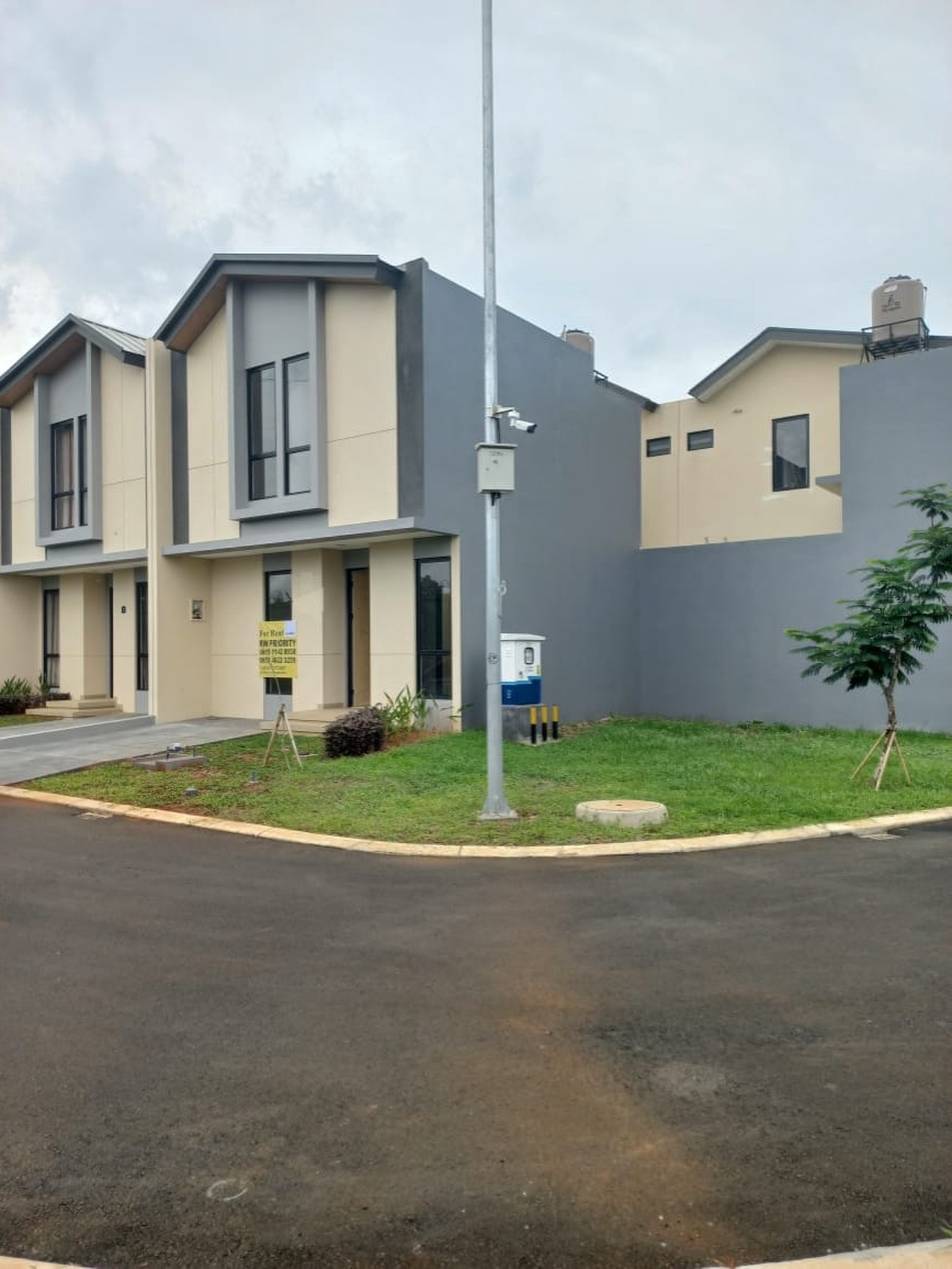 Rumah Hook, Nyaman Dan Asri Di Lingkungan Tenang, Terletak Di Suvarna Sutera, Cluster Astha