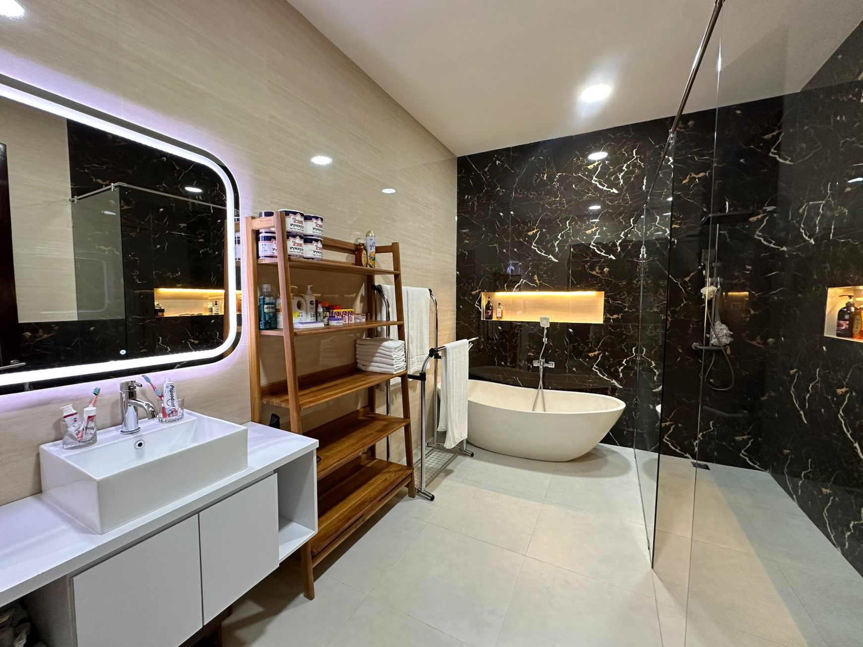 Beautiful Modern Villa For Sale in Ungasan