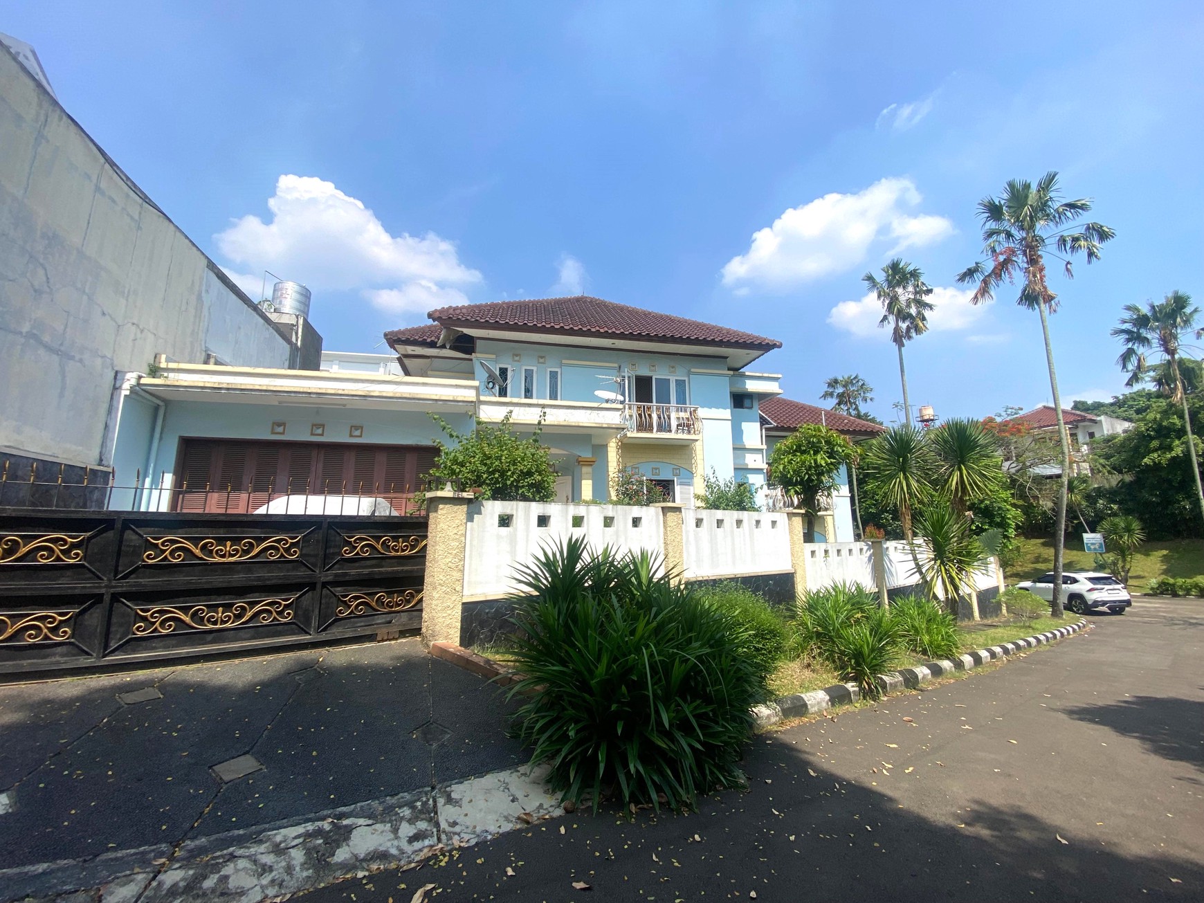 Rumah Minimalis di Villa Cinere Mas Luas 500 m2 Posisi Hook