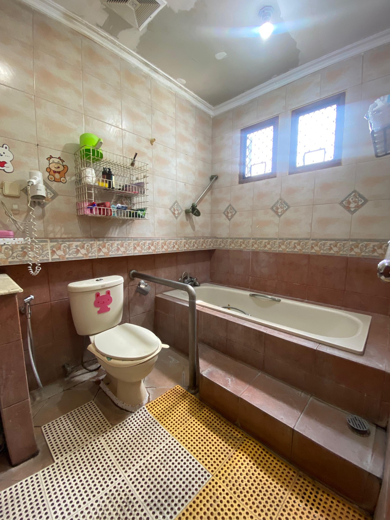 Rumah Minimalis di Villa Cinere Mas Luas 500 m2 Posisi Hook