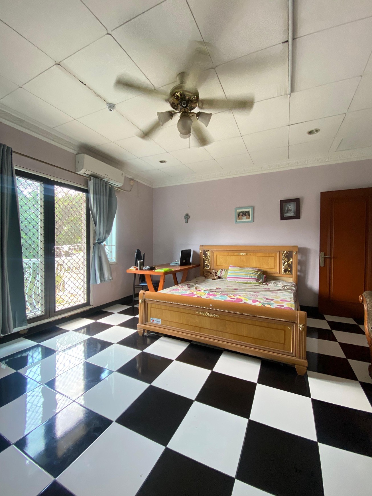 Rumah Minimalis di Villa Cinere Mas Luas 500 m2 Posisi Hook